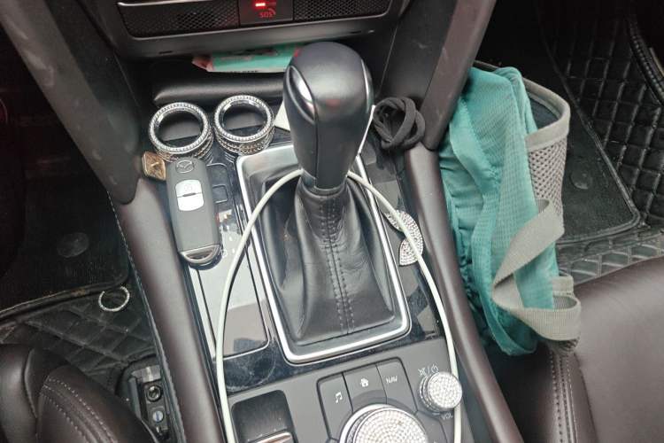Used Mazda CX-4 2020 2.0L Automatic Two-Wheel Drive Blue Sky Luxury Edition Gear Lever