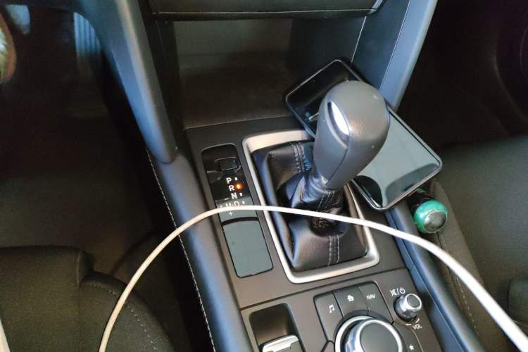 Used Mazda CX-4 2020 2.0L Automatic Two-Wheel Drive Blue Sky Youth Edition Gear Lever