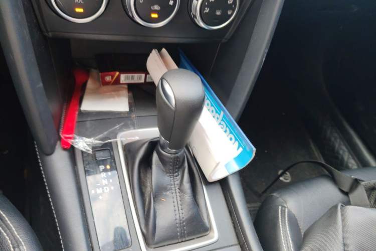 Used Mazda CX-4 2020 2.0L Automatic Two-Wheel Drive Blue Sky Dynamic Edition Gear Lever