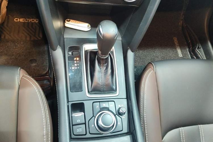 Used Mazda CX-4 2020 2.0L Automatic Two-Wheel Drive Blue Sky Dynamic Edition Gear Lever