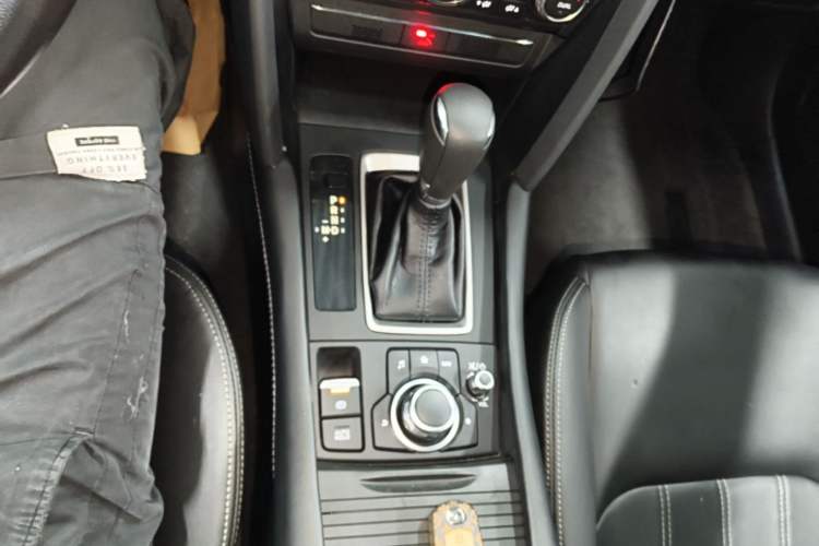 Used Mazda CX-4 2020 2.0L Automatic Two-Wheel Drive Blue Sky Exploration Edition Gear Lever