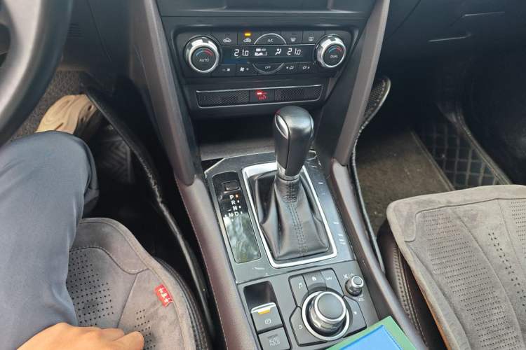 Used Mazda CX-4 2020 2.5L Automatic 2WD Sky-Drive Fun Edition Gear Lever