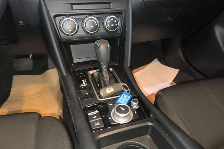 Used Mazda CX-4 2020 2.0L Automatic Two-Wheel Drive Blue Sky Dynamic Edition Gear Lever