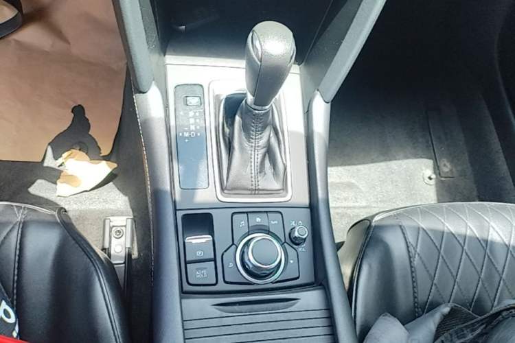 Used Mazda CX-4 2020 2.0L Automatic Two-Wheel Drive Blue Sky Dynamic Edition Gear Lever
