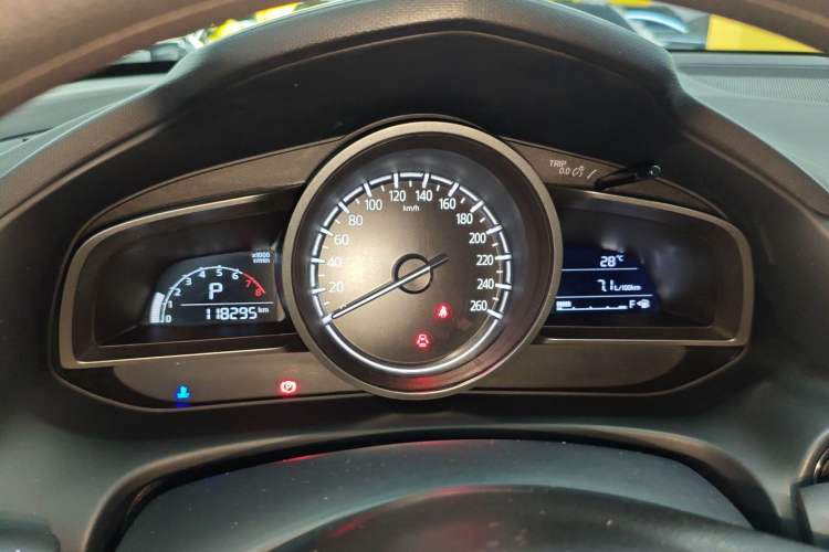 Used Mazda CX-4 2020 2.0L Automatic Two-Wheel Drive Blue Sky Youth Edition Instrument Cluster