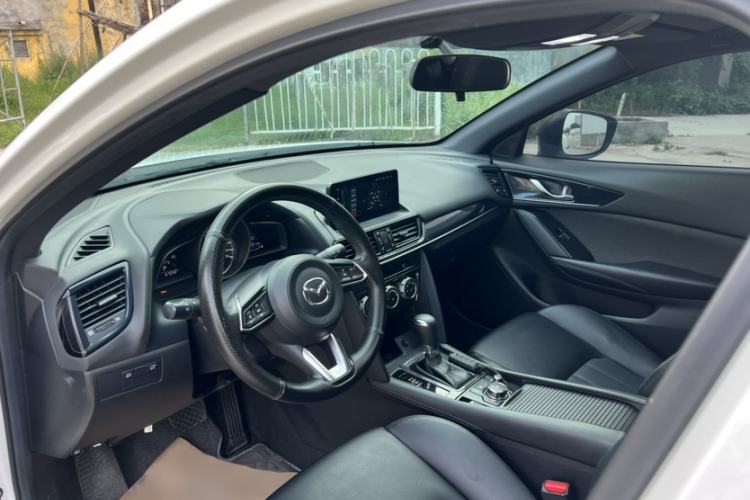 Used Mazda CX-4 2020 2.0L Automatic Two-Wheel Drive Blue Sky Dynamic Edition Interior 1