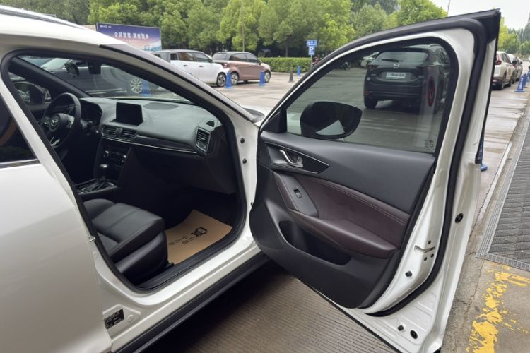 Used Mazda CX-4 2020 2.5L Automatic 2WD Sky-Drive Fun Edition Interior 15