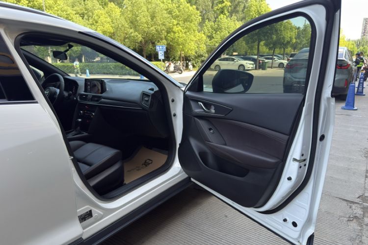 Used Mazda CX-4 2020 2.5L Automatic 2WD Sky-Drive Fun Edition Interior 3