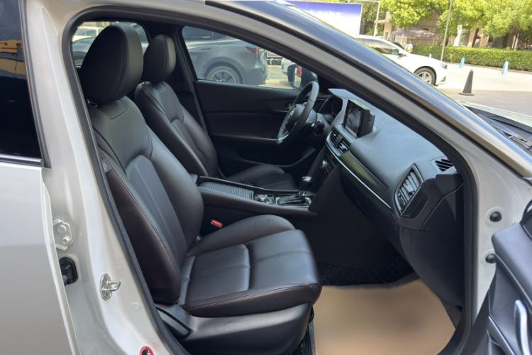 Used Mazda CX-4 2020 2.5L Automatic 2WD Sky-Drive Fun Edition Interior 4