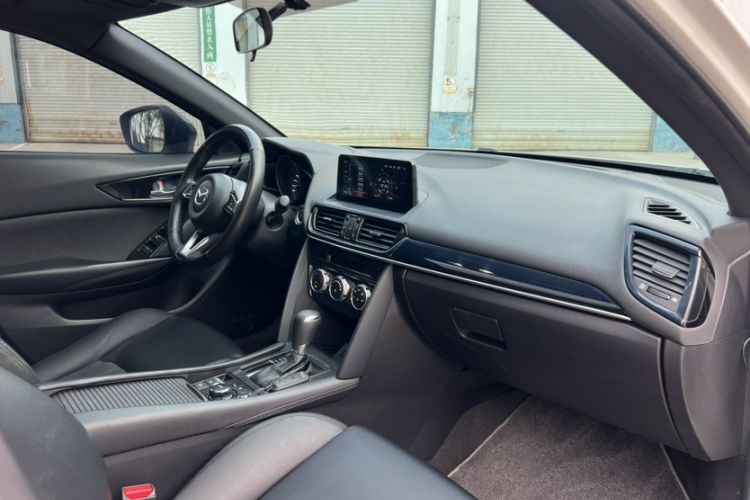 Used Mazda CX-4 2020 2.0L Automatic Two-Wheel Drive Blue Sky Dynamic Edition Interior 7