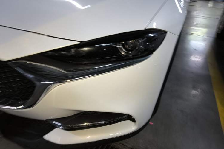 Used Mazda CX-4 2020 2.0L Automatic Two-Wheel Drive Blue Sky Dynamic Edition Left Front Headlight