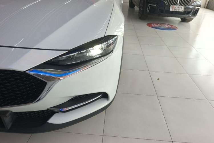 Used Mazda CX-4 2020 2.0L Automatic Two-Wheel Drive Blue Sky Dynamic Edition Left Front Headlight