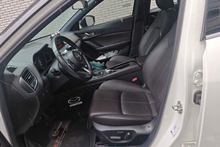 Used Mazda CX-4 2020 2.0L Automatic Two-Wheel Drive Blue Sky Luxury Edition Left Front Seat