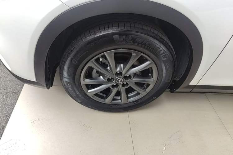 Used Mazda CX-4 2020 2.0L Automatic Two-Wheel Drive Blue Sky Luxury Edition Left Front Wheel Hub