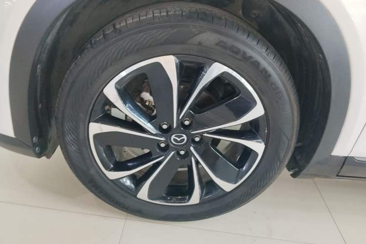 Used Mazda CX-4 2020 2.5L Automatic 2WD Sky-Drive Fun Edition Left Front Wheel Hub