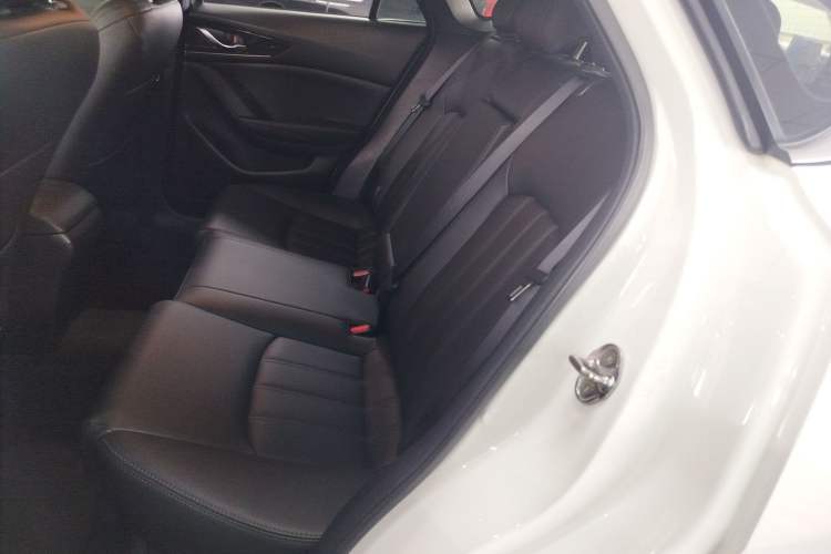 Used Mazda CX-4 2020 2.0L Automatic Two-Wheel Drive Blue Sky Dynamic Edition Left Rear Seat