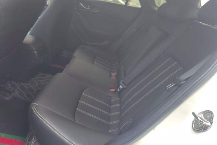 Used Mazda CX-4 2020 2.0L Automatic Two-Wheel Drive Blue Sky Exploration Edition Left Rear Seat