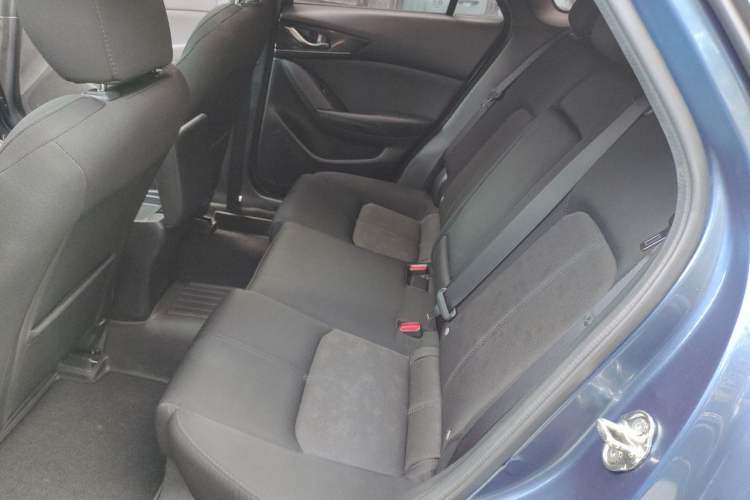 Used Mazda CX-4 2020 2.0L Automatic Two-Wheel Drive Blue Sky Dynamic Edition Left Rear Seat