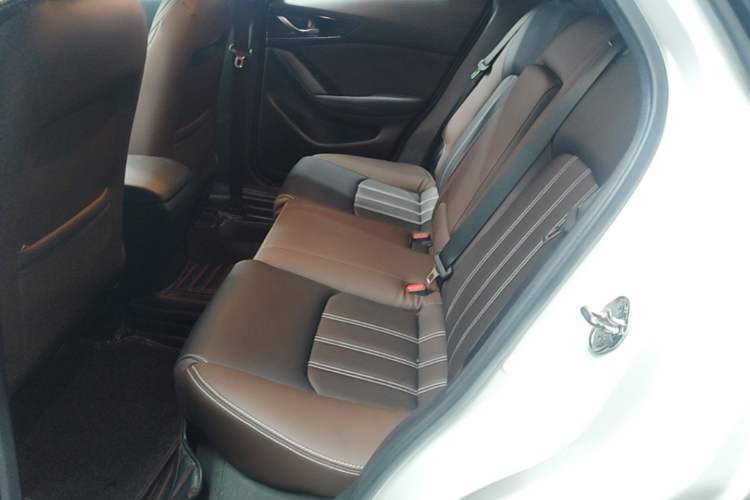 Used Mazda CX-4 2020 2.0L Automatic Two-Wheel Drive Blue Sky Dynamic Edition Left Rear Seat