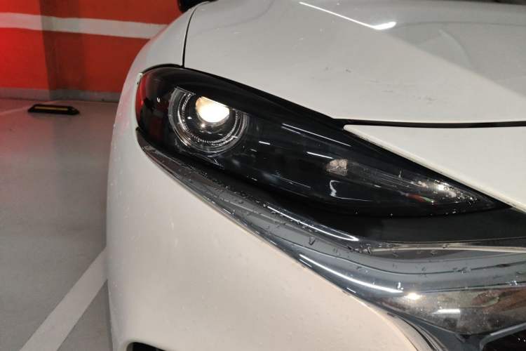 Used Mazda CX-4 2020 2.0L Automatic Two-Wheel Drive Blue Sky Dynamic Edition Right Front Headlight