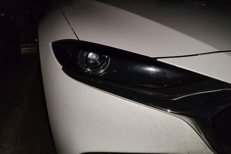 Used Mazda CX-4 2020 2.0L Automatic Two-Wheel Drive Blue Sky Dynamic Edition Right Front Headlight