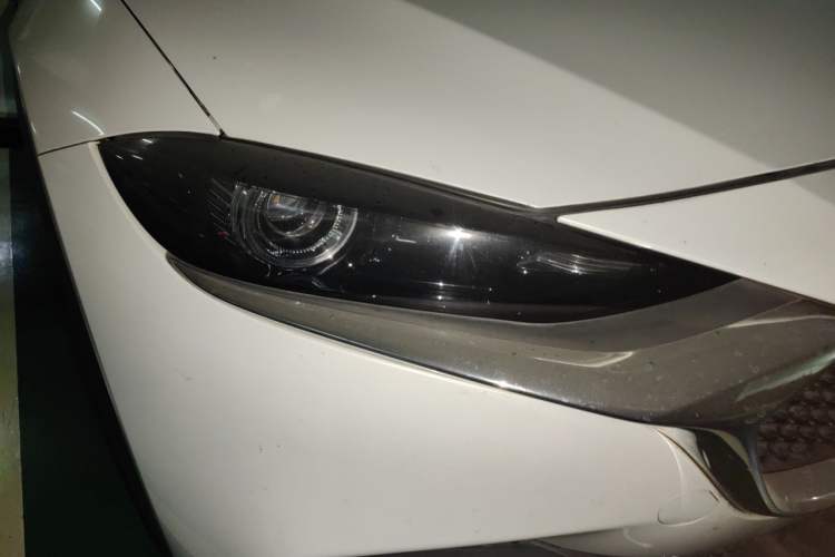 Used Mazda CX-4 2020 2.0L Automatic Two-Wheel Drive Blue Sky Dynamic Edition Right Front Headlight
