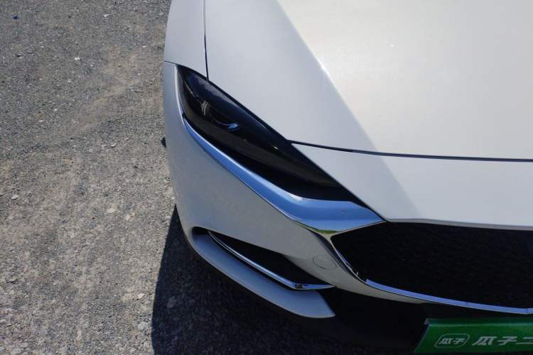 Used Mazda CX-4 2020 2.0L Automatic Two-Wheel Drive Blue Sky Dynamic Edition Right Front Headlight