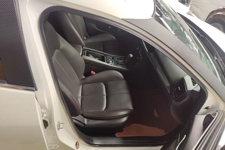 Used Mazda CX-4 2020 2.0L Automatic Two-Wheel Drive Blue Sky Luxury Edition Right Front Seat