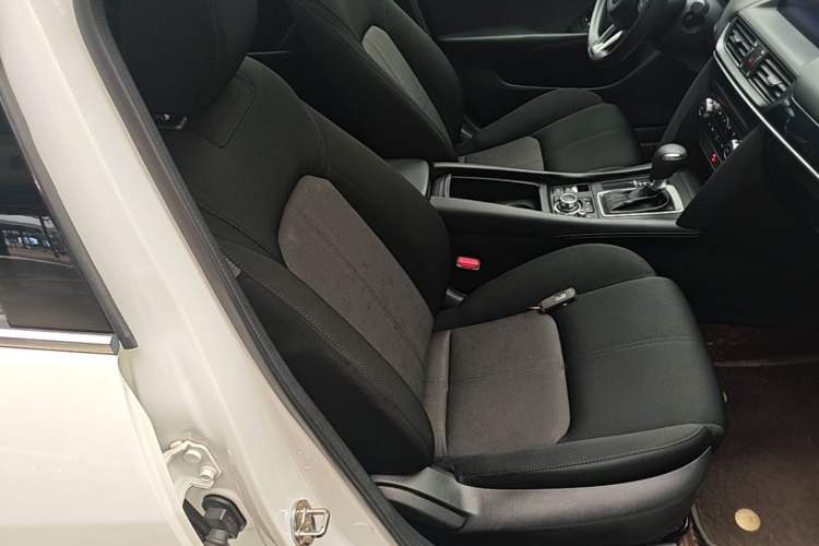Used Mazda CX-4 2020 2.0L Automatic Two-Wheel Drive Blue Sky Exploration Edition Right Front Seat