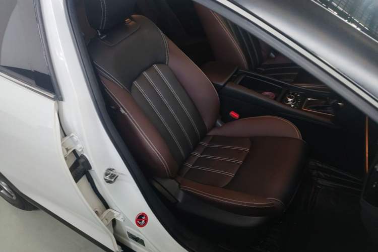Used Mazda CX-4 2020 2.0L Automatic Two-Wheel Drive Blue Sky Dynamic Edition Right Front Seat