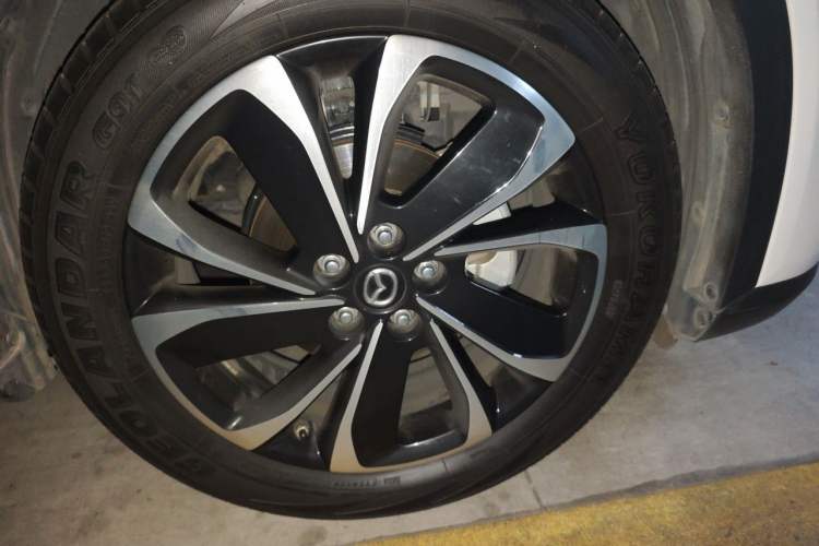 Used Mazda CX-4 2020 2.5L Automatic 2WD Sky-Drive Fun Edition Right Front Wheel Hub
