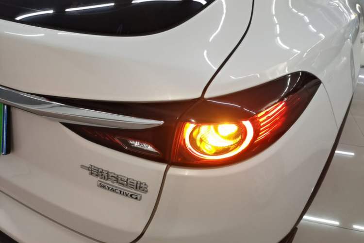 Used Mazda CX-4 2020 2.0L Automatic Two-Wheel Drive Blue Sky Dynamic Edition Right Rear Taillight