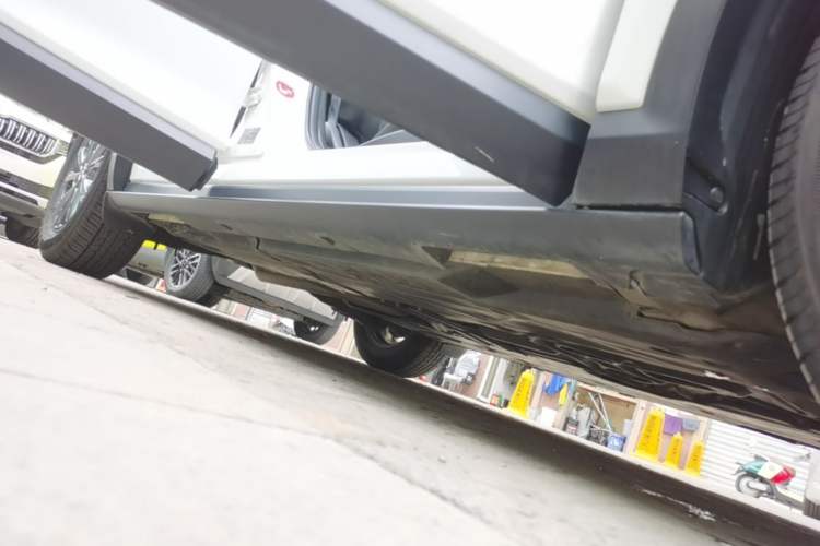 Used Mazda CX-4 2020 2.0L Automatic Two-Wheel Drive Blue Sky Exploration Edition Right Side Sill
