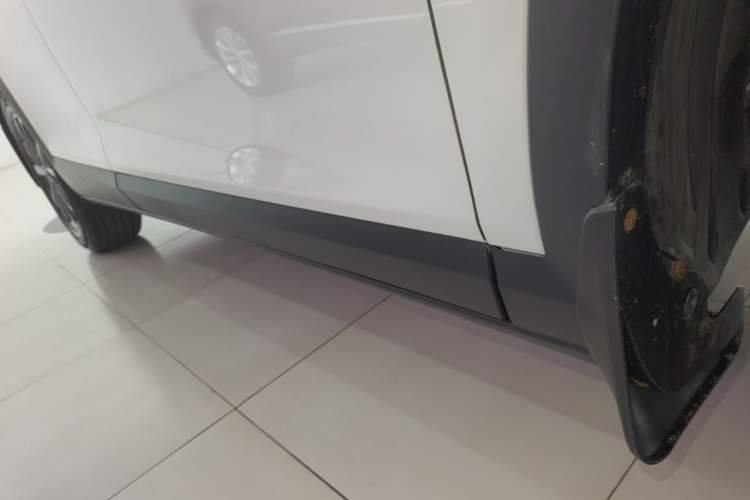 Used Mazda CX-4 2020 2.0L Automatic Two-Wheel Drive Blue Sky Dynamic Edition Right Side Sill