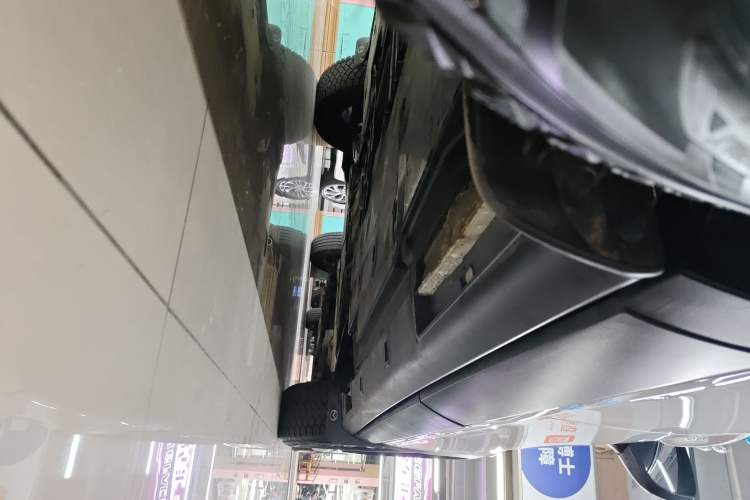 Used Mazda CX-4 2020 2.0L Automatic Two-Wheel Drive Blue Sky Dynamic Edition Right Side Sill