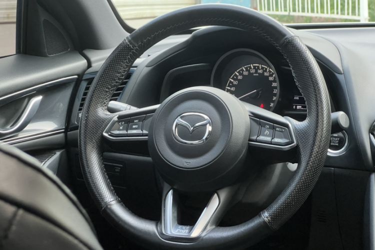 Used Mazda CX-4 2020 2.0L Automatic Two-Wheel Drive Blue Sky Dynamic Edition Steering Wheel