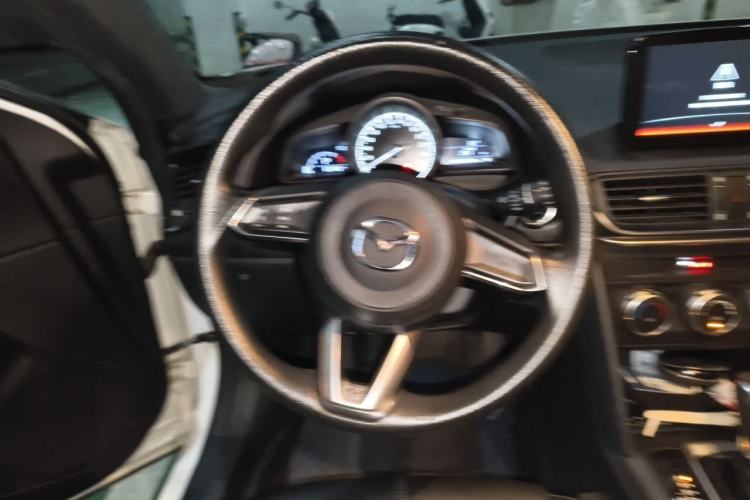 Used Mazda CX-4 2020 2.0L Automatic Two-Wheel Drive Blue Sky Dynamic Edition Steering Wheel