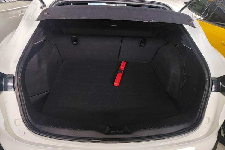 Used Mazda CX-4 2020 2.0L Automatic Two-Wheel Drive Blue Sky Luxury Edition Trunk