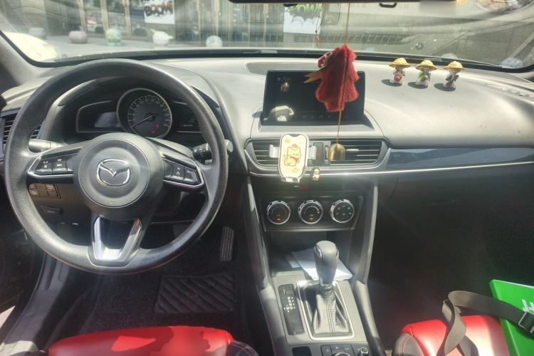 Used Mazda CX-4 2021 2.0L Automatic Two-Wheel Drive Blue Sky Dynamic Edition Center Console