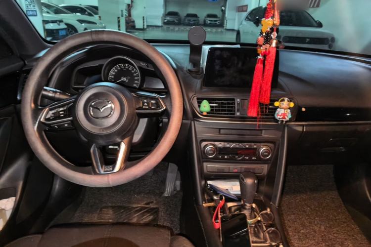 Used Mazda CX-4 2021 2.0L Automatic Two-Wheel Drive Blue Sky Exploration Edition Center Console