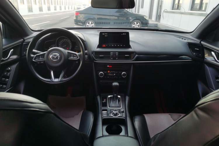 Used Mazda CX-4 2021 2.0L Automatic Two-Wheel Drive Blue Sky Exploration Edition Center Console