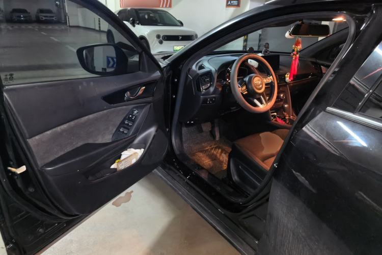 Used Mazda CX-4 2021 2.0L Automatic Two-Wheel Drive Blue Sky Exploration Edition Driver Seat
