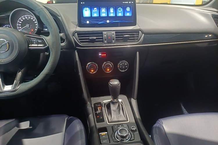 Used Mazda CX-4 2021 2.0L Automatic Two-Wheel Drive Blue Sky Dynamic Edition Audio And AC Panel