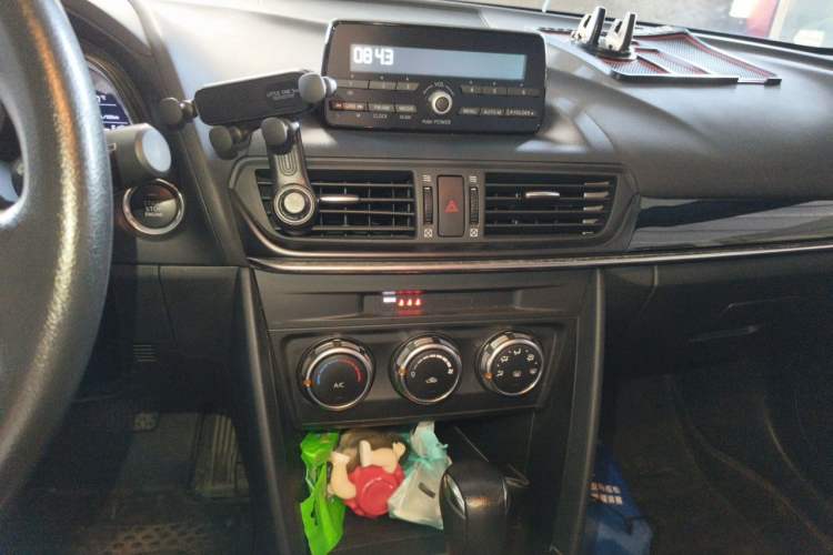 Used Mazda CX-4 2021 2.0L Automatic Two-Wheel Drive Blue Sky Dynamic Edition Audio And AC Panel