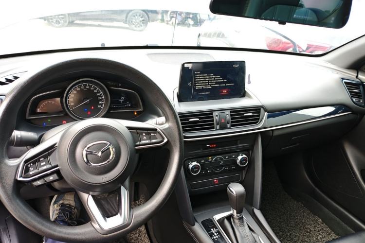 Used Mazda CX-4 2021 2.0L Automatic Two-Wheel Drive Blue Sky Exploration Edition Center Console