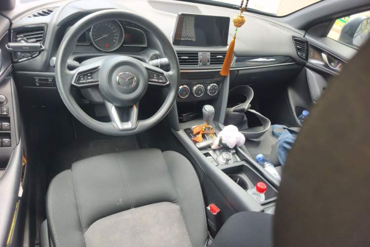 Used Mazda CX-4 2021 2.0L Automatic Two-Wheel Drive Blue Sky Dynamic Edition Center Console