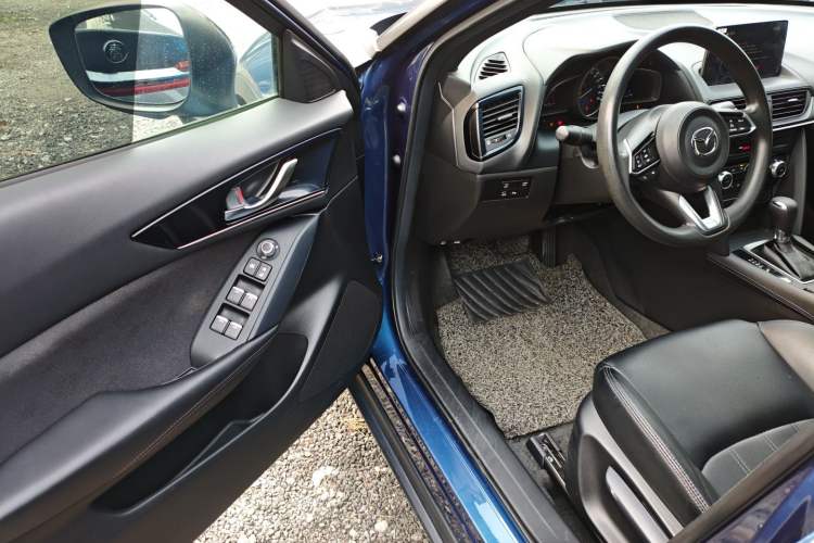 Used Mazda CX-4 2021 2.0L Automatic Two-Wheel Drive Blue Sky Exploration Edition Driver Seat