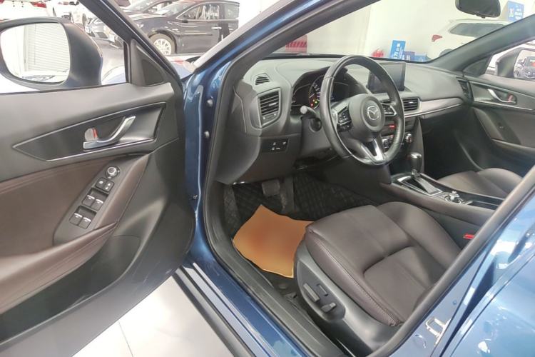 Used Mazda CX-4 2021 2.0L Automatic Two-Wheel Drive Blue Sky Luxury Edition Driver Seat