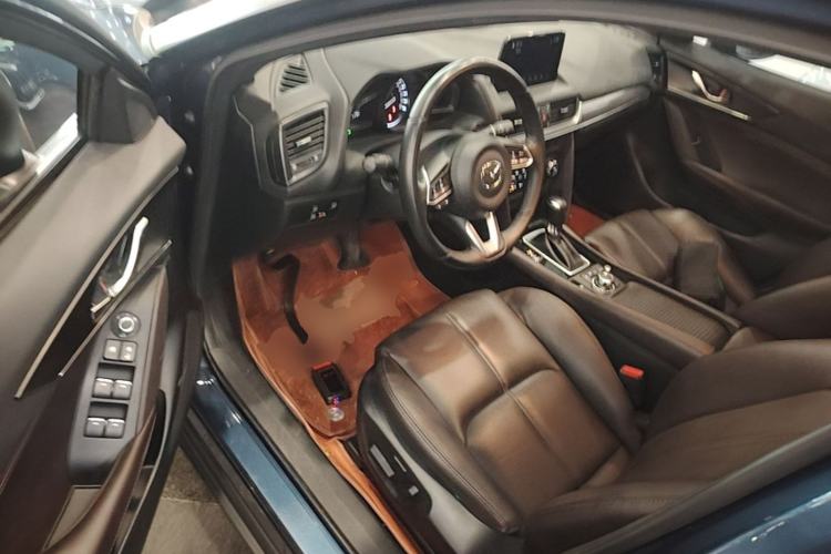 Used Mazda CX-4 2021 2.0L Automatic Two-Wheel Drive Blue Sky Luxury Edition Driver Seat