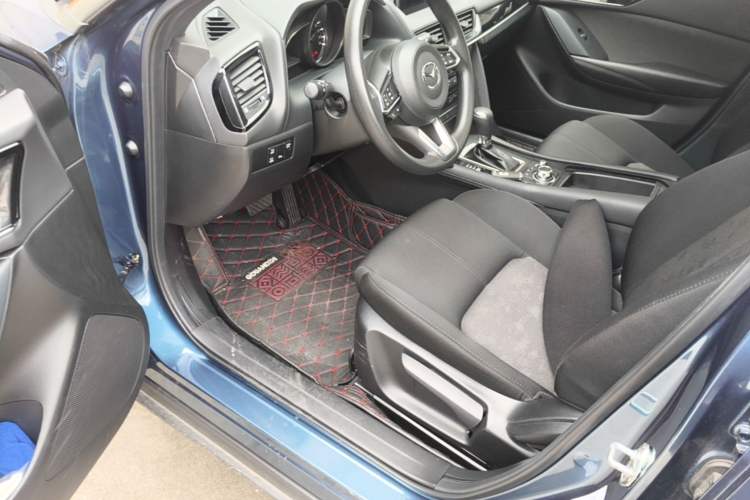 Used Mazda CX-4 2021 2.0L Automatic Two-Wheel Drive Blue Sky Exploration Edition Driver Seat